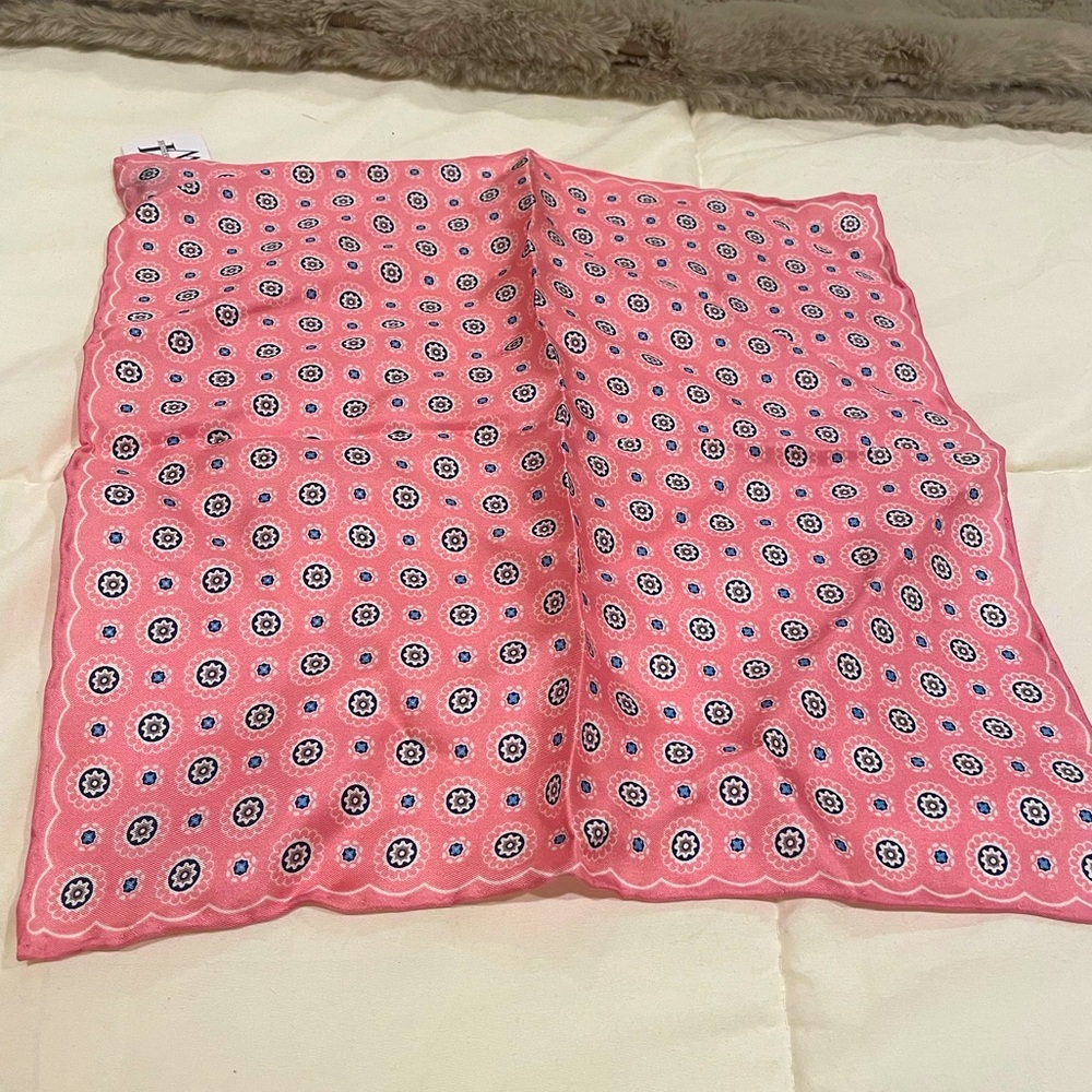 NWT pink and blue print pocket square from Men’s Warehouse 100% silk